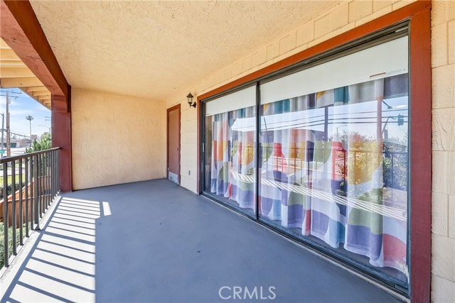 Detail Gallery Image 5 of 25 For 21501 Pioneer #3,  Lakewood,  CA 90715 - 2 Beds | 2 Baths