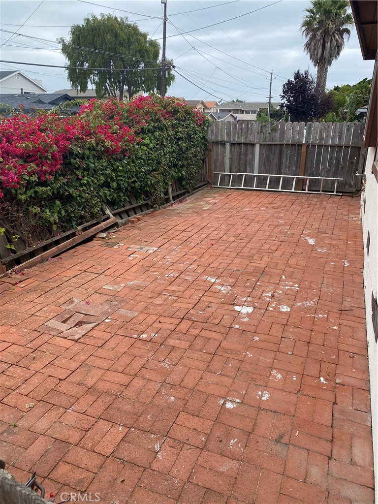 https://media.crmls.org/medias/9b77ceb4-a485-4a49-8e55-4880ba57ce09.jpg?preset=X-Large