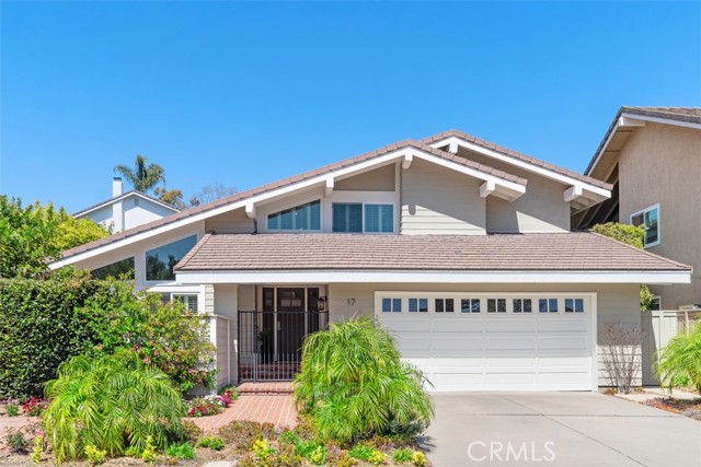 17 Silver Crescent, Irvine CA: https://media.crmls.org/medias/9b7814e6-63da-4281-9176-ce8ef48cf886.jpg