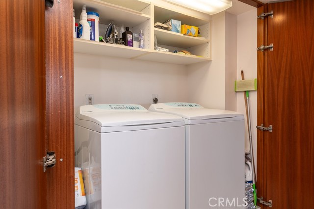 222 Monterey Road, Glendale CA: https://media.crmls.org/medias/9b781ab6-36b9-42b7-a97b-e984bdeb5d62.jpg