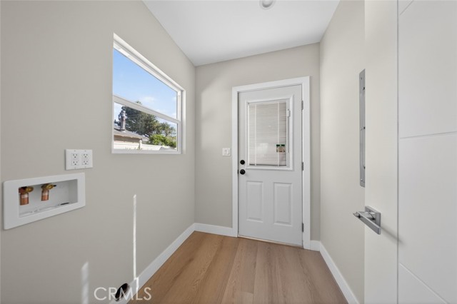 Detail Gallery Image 7 of 44 For 6820 Jellico Ave, Lake Balboa,  CA 91406 - 3 Beds | 2 Baths