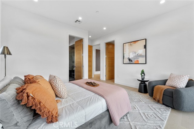 Detail Gallery Image 29 of 70 For 3932 S Minerva Ave, Los Angeles,  CA 90066 - 6 Beds | 6/1 Baths