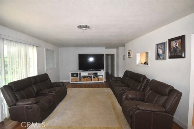 Detail Gallery Image 2 of 13 For 8842 Enloe Ave, Garden Grove,  CA 92844 - 3 Beds | 2 Baths