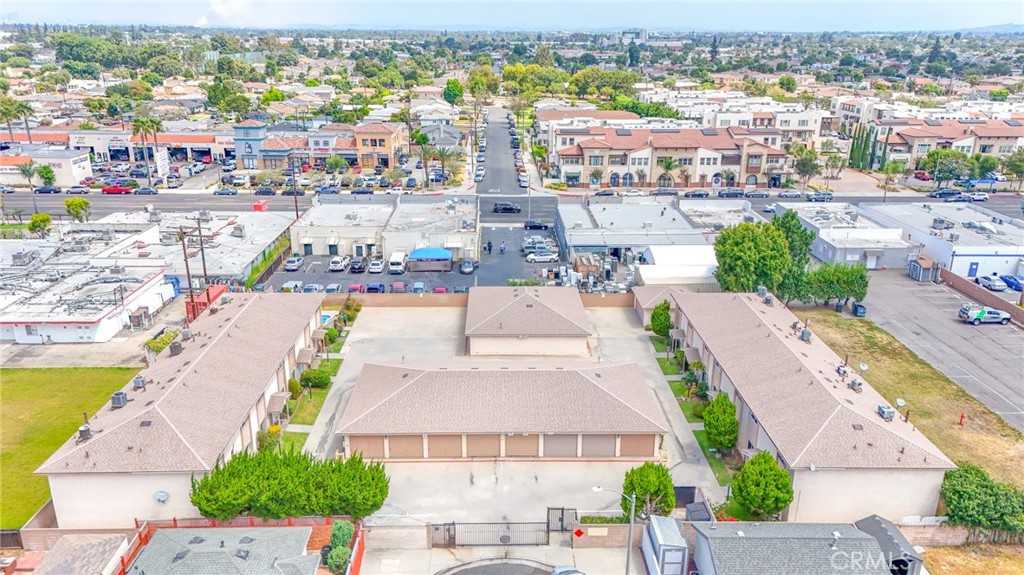 https://media.crmls.org/medias/9b78e0c0-e03d-42db-a730-9aacf64e172c.jpg?preset=X-Large