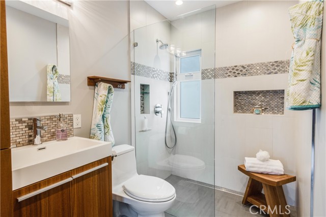 3003 Johnston Avenue, Redondo Beach, California 90278, 3 Bedrooms Bedrooms, ,2 BathroomsBathrooms,Residential,Sold,Johnston,SB22044317