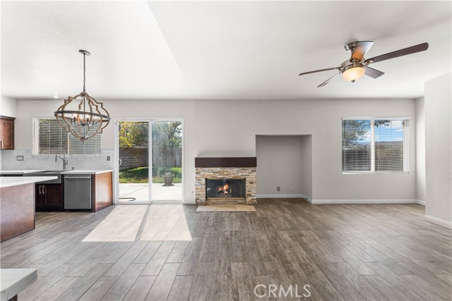 5604 Kingman, Palmdale CA: https://media.crmls.org/medias/9b792e87-c34e-4e02-bd87-f5d68ca95774.jpg