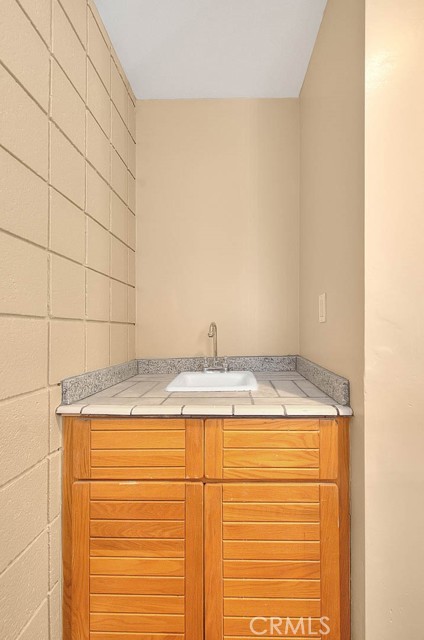 Detail Gallery Image 16 of 69 For 6423 Deep Dell, Hollywood,  CA 90068 - 3 Beds | 2/1 Baths