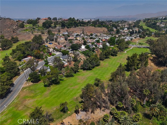 Detail Gallery Image 23 of 27 For 8308 Lakeside Dr, Jurupa Valley,  CA 92509 - 3 Beds | 2 Baths