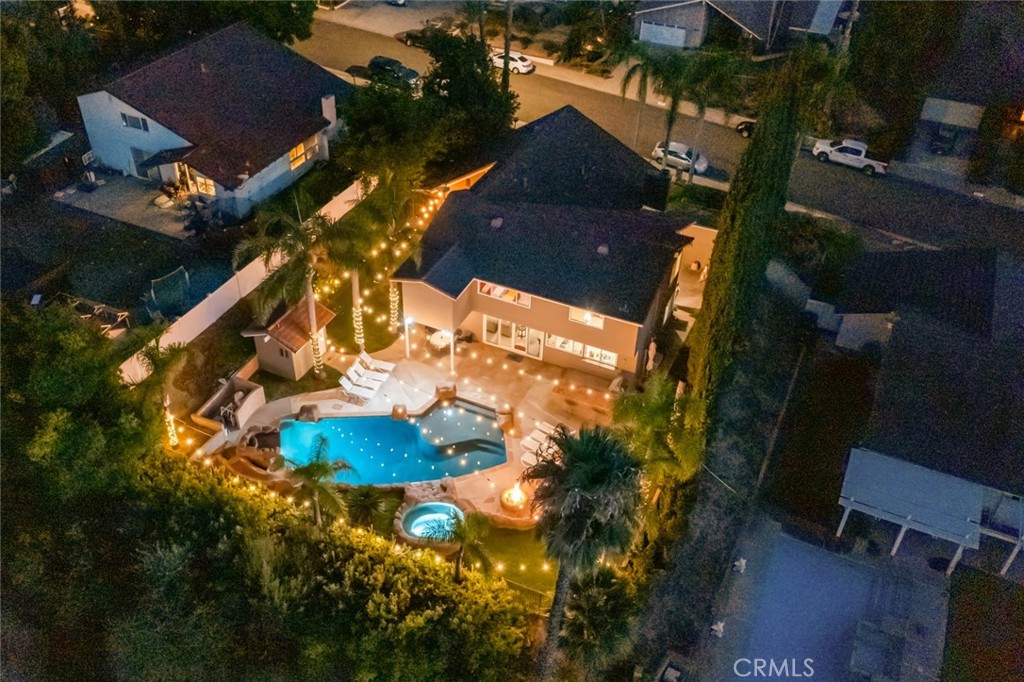 https://media.crmls.org/medias/9b79a360-92d9-4d5b-ae36-b5ec808776ee.jpg?preset=X-Large