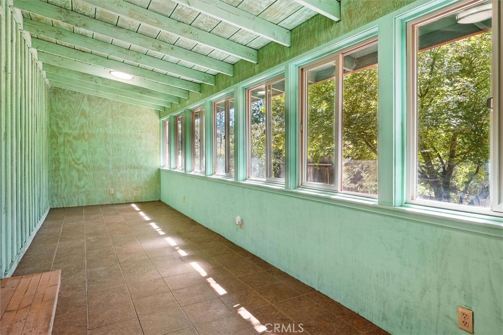https://media.crmls.org/medias/9b79f2c6-b39c-401b-a006-a0a11389ed21.jpg?preset=X-Large