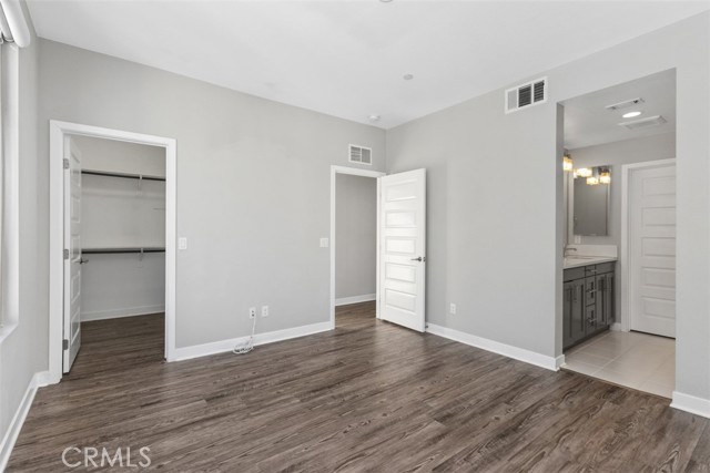 MLS #OC25196521 image #27