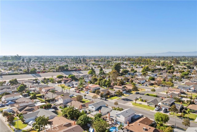 4322 Fontainbleau Avenue, Cypress CA: https://media.crmls.org/medias/9b7ab880-dc53-4f0b-a903-2b3a0397ca49.jpg