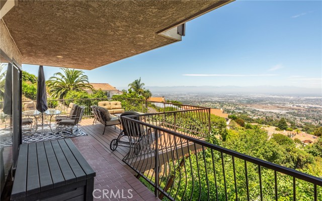 3300 Crownview Drive, Rancho Palos Verdes CA: https://media.crmls.org/medias/9b7b556f-7e06-408a-baff-8cb51aa384df.jpg