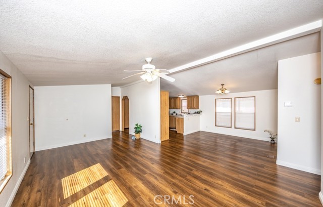 9080 Bloomfield Avenue, Cypress CA: https://media.crmls.org/medias/9b7c32ad-be25-4e0d-92b9-d89aae0dd6c2.jpg