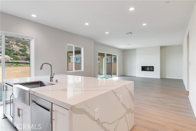 Detail Gallery Image 6 of 48 For 6536 Canyon Oaks Dr, Simi Valley,  CA 93063 - 5 Beds | 5/1 Baths