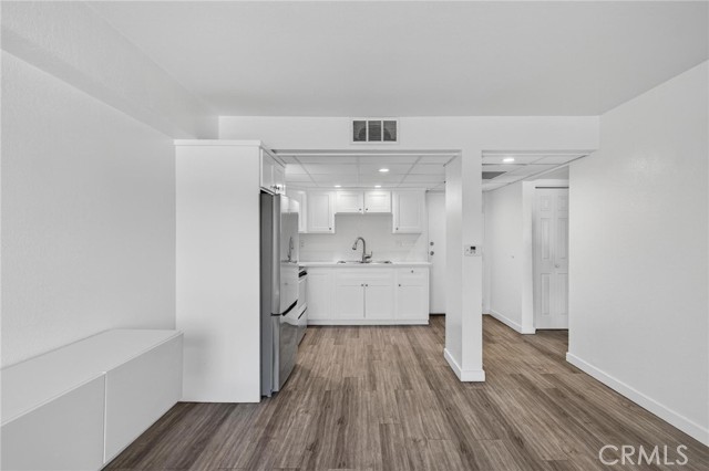 Detail Gallery Image 3 of 20 For 1450 Locust Avenue #301,  Long Beach,  CA 90813 - 1 Beds | 1 Baths