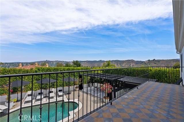 23477 Park Colombo, Calabasas CA: https://media.crmls.org/medias/9b7cb269-86d2-4659-932a-e10b78dc14f5.jpg