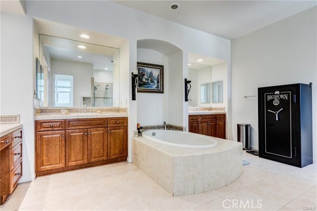 Detail Gallery Image 28 of 74 For 13195 Trailwood Way, Apple Valley,  CA 92308 - 5 Beds | 6 Baths