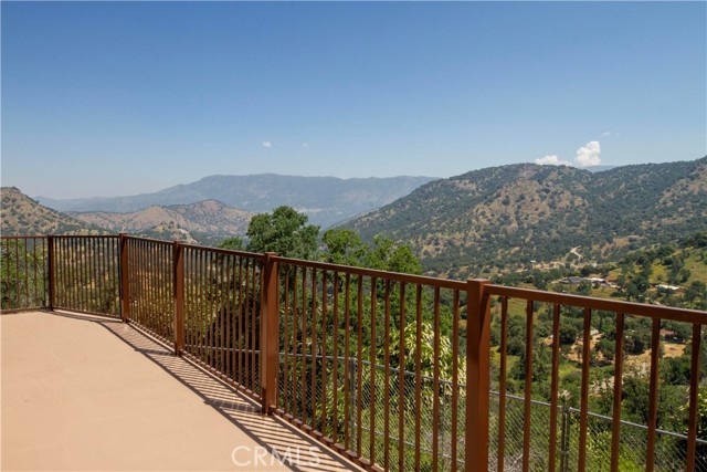 Detail Gallery Image 3 of 37 For 47349 Creekside, Squaw Valley,  CA 93675 - 3 Beds | 2/1 Baths
