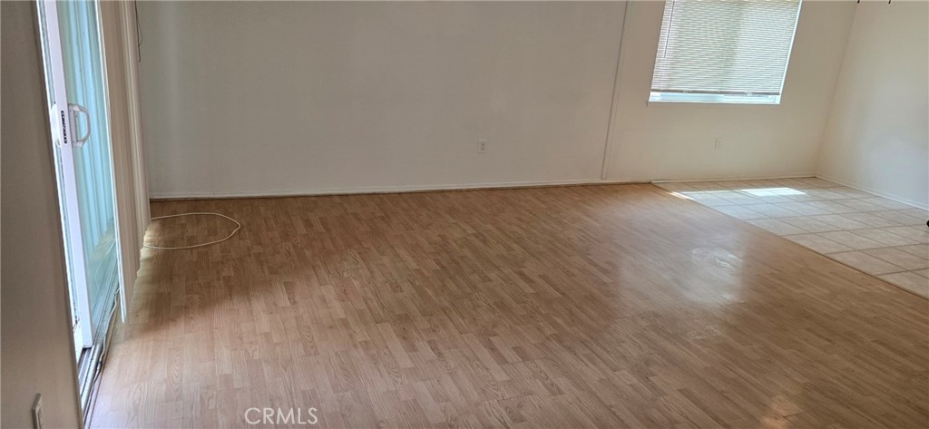 https://media.crmls.org/medias/9b7d3c3b-2e52-405a-84e2-02290a2b6a9a.jpg?preset=X-Large