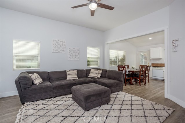 33183 Eagle Point Drive, Yucaipa CA: https://media.crmls.org/medias/9b7dd5f9-24e8-44a2-830d-8c2ef420bdb4.jpg