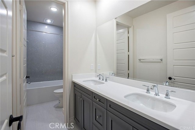 221 Geyser, Irvine CA: https://media.crmls.org/medias/9b7e01fe-df61-4d50-b001-50c6c97c7e65.jpg