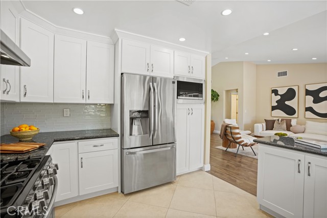 854 Rim Crest, Westlake Village CA: https://media.crmls.org/medias/9b7e1047-6e93-4448-bdb4-4cd1804c1421.jpg