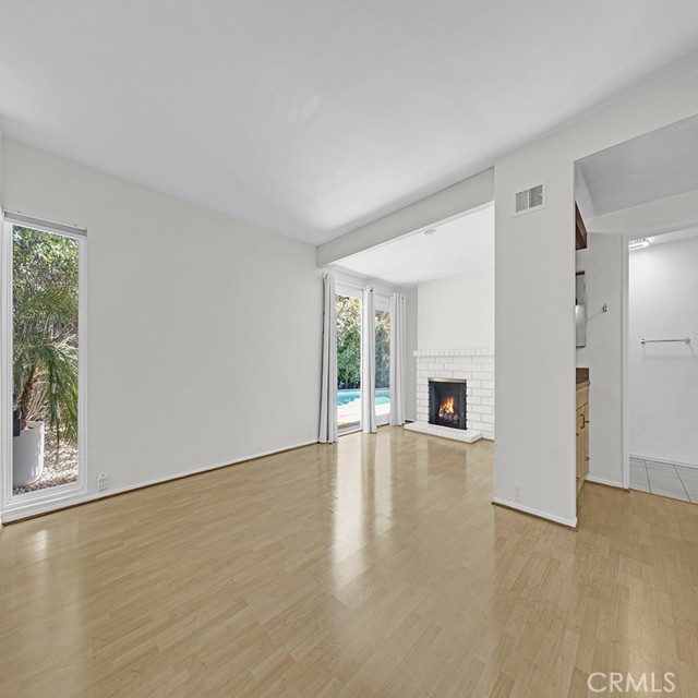 23020 Wrencrest Drive, Calabasas CA: https://media.crmls.org/medias/9b7e7eb5-780e-41e8-87b1-b677afbf2605.jpg