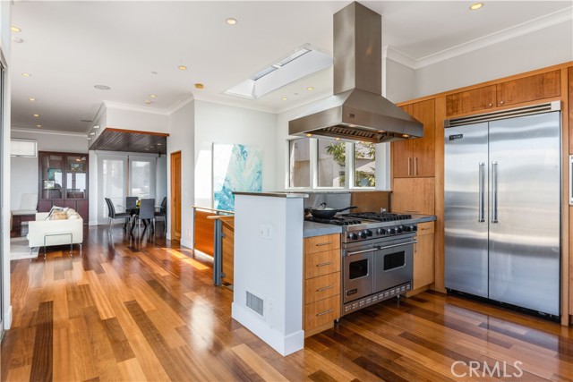 1211 Bayview Drive, Manhattan Beach, California 90266, 4 Bedrooms Bedrooms, ,4 BathroomsBathrooms,Residential,Sold,Bayview,SB21169008