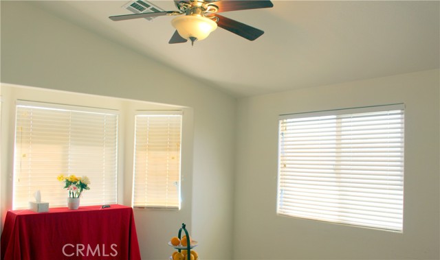 Detail Gallery Image 4 of 13 For 61791 Alta Mesa Dr, Joshua Tree,  CA 92252 - 3 Beds | 2/1 Baths