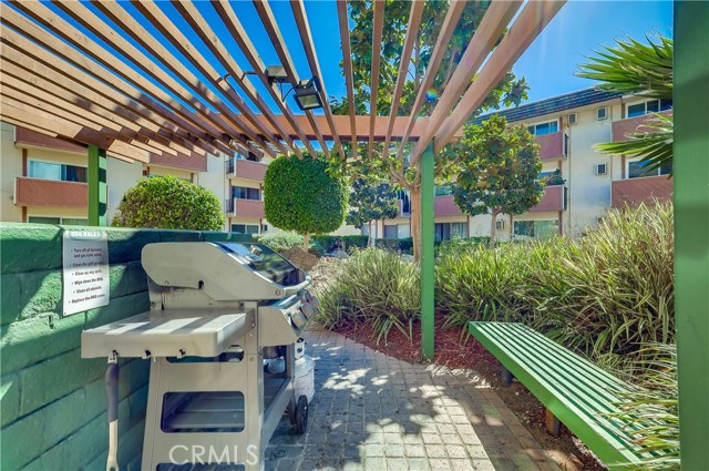 5585 E Pacific Coast, Long Beach CA: https://media.crmls.org/medias/9b821ab2-7942-479b-80af-6cf773705f0b.jpg