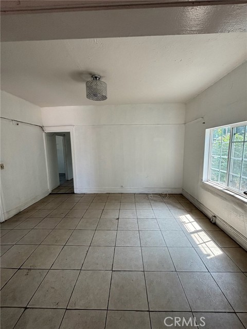 127 E Avenue 45, Los Angeles CA: https://media.crmls.org/medias/9b822dab-38c6-4021-9c7b-5f923dbc2195.jpg