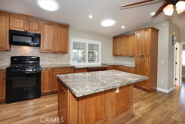 Detail Gallery Image 5 of 47 For 61 Saddleback Rd, Tustin,  CA 92780 - 3 Beds | 2 Baths