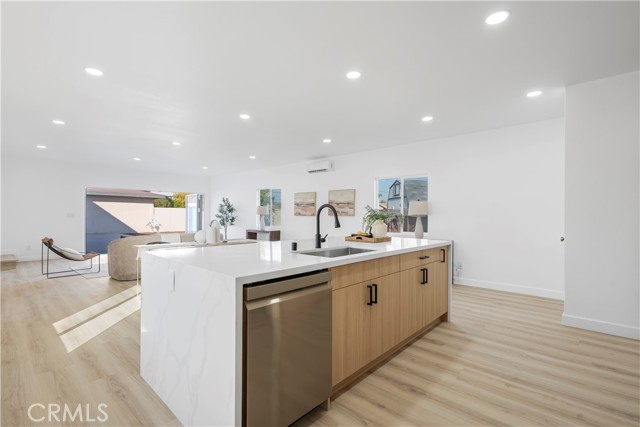 Detail Gallery Image 8 of 33 For 320 S Redwood, Brea,  CA 92821 - 4 Beds | 3 Baths