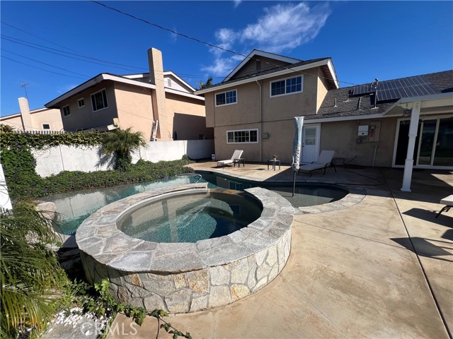 Detail Gallery Image 15 of 19 For 16091 Gold Cir, Huntington Beach,  CA 92647 - 5 Beds | 2 Baths