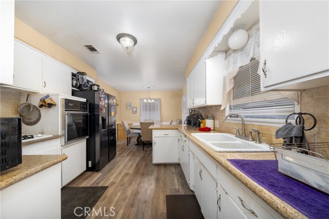 Detail Gallery Image 13 of 28 For 526 Sonora St, San Bernardino,  CA 92404 - 3 Beds | 2 Baths