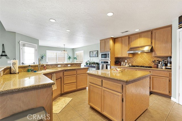 Detail Gallery Image 24 of 60 For 8833 Cataba Rd, Oak Hills,  CA 92344 - 4 Beds | 2/1 Baths