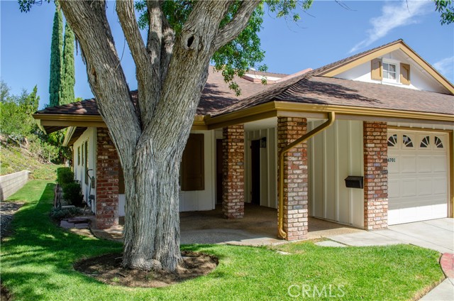 Detail Gallery Image 2 of 44 For 26701 Oak Branch Cir, Newhall,  CA 91321 - 2 Beds | 2 Baths