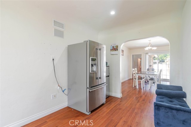 Detail Gallery Image 11 of 39 For 731 & 733 N. Alexander St, San Fernando,  CA 91340 - 5 Beds | 3 Baths