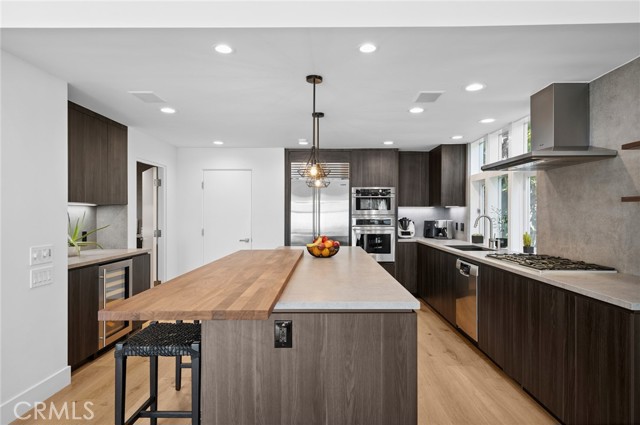 Detail Gallery Image 10 of 35 For 1061 Skyline Dr, Laguna Beach,  CA 92651 - 4 Beds | 2/2 Baths