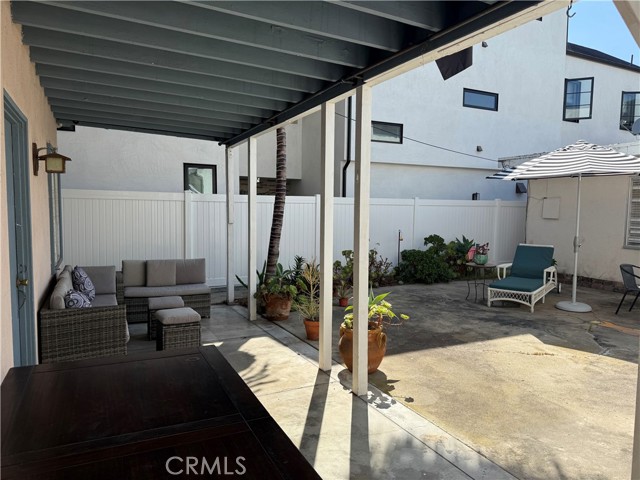 504 1/2 Marigold, Corona del Mar CA: https://media.crmls.org/medias/9b851ed7-4530-4636-bf46-41b4569a7144.jpg