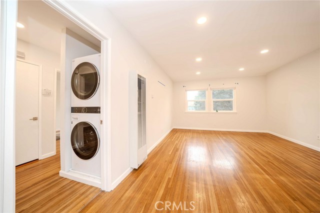 Detail Gallery Image 17 of 22 For 5841 Bowcroft, Los Angeles,  CA 90016 - 2 Beds | 2 Baths