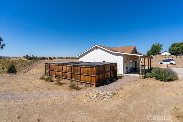 1875 Rancho Lomas Way, San Miguel CA: https://media.crmls.org/medias/9b862b1f-98c2-4f03-ad4c-0746a4224cea.jpg