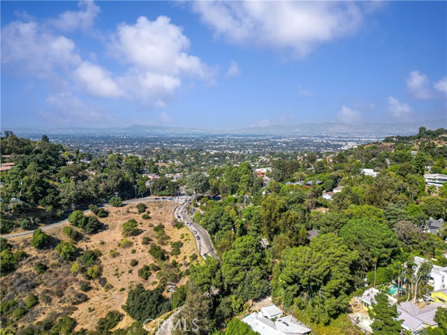 Detail Gallery Image 36 of 38 For 2776 Laurel Canyon Pl, Los Angeles,  CA 90046 - 4 Beds | 5/1 Baths