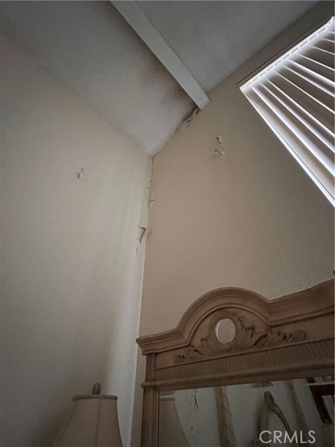 Detail Gallery Image 5 of 10 For 2733 N. Vista Knoll Rd, Orange,  CA 92867 - 3 Beds | 2/1 Baths