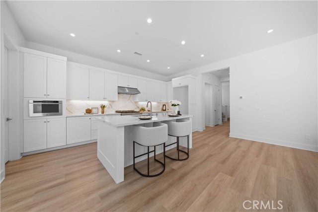 114 eversedge, Irvine CA: https://media.crmls.org/medias/9b87ba0c-faac-417a-949b-5b52fb47f039.jpg