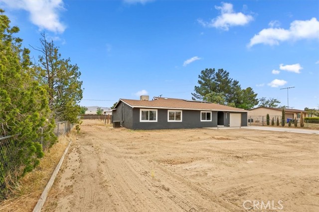 Detail Gallery Image 4 of 27 For 22315 Tehama Rd, Apple Valley,  CA 92308 - 3 Beds | 2 Baths