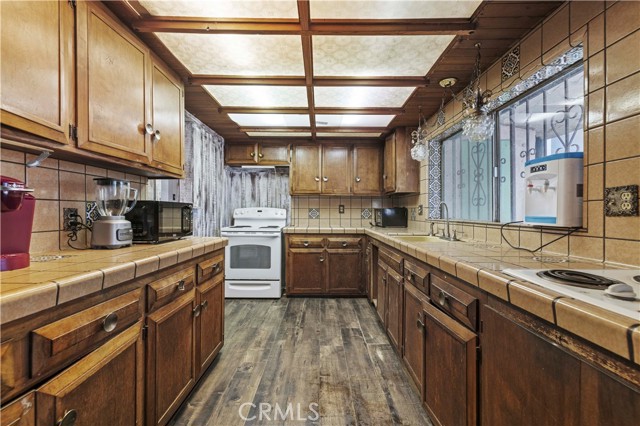 15374 Gaskell Road, Rosamond CA: https://media.crmls.org/medias/9b888f80-8203-47e1-9bb1-9313034139f1.jpg