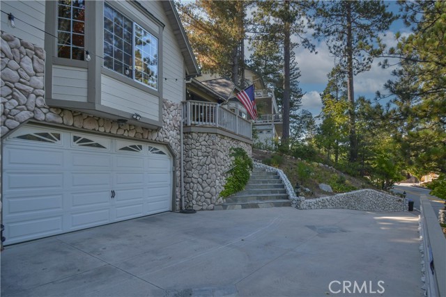 196 N Fairway Drive, Lake Arrowhead, California 92352, 3 Bedrooms Bedrooms, ,2 BathroomsBathrooms,Residential,For Sale,196 N Fairway Drive,CREV24179193