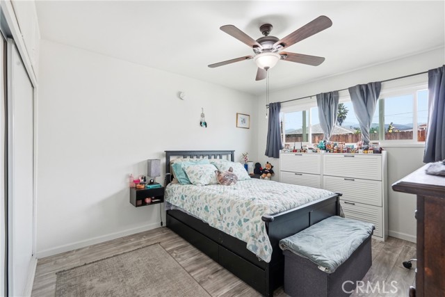 Image 17 of 35 For 4850 Vincent